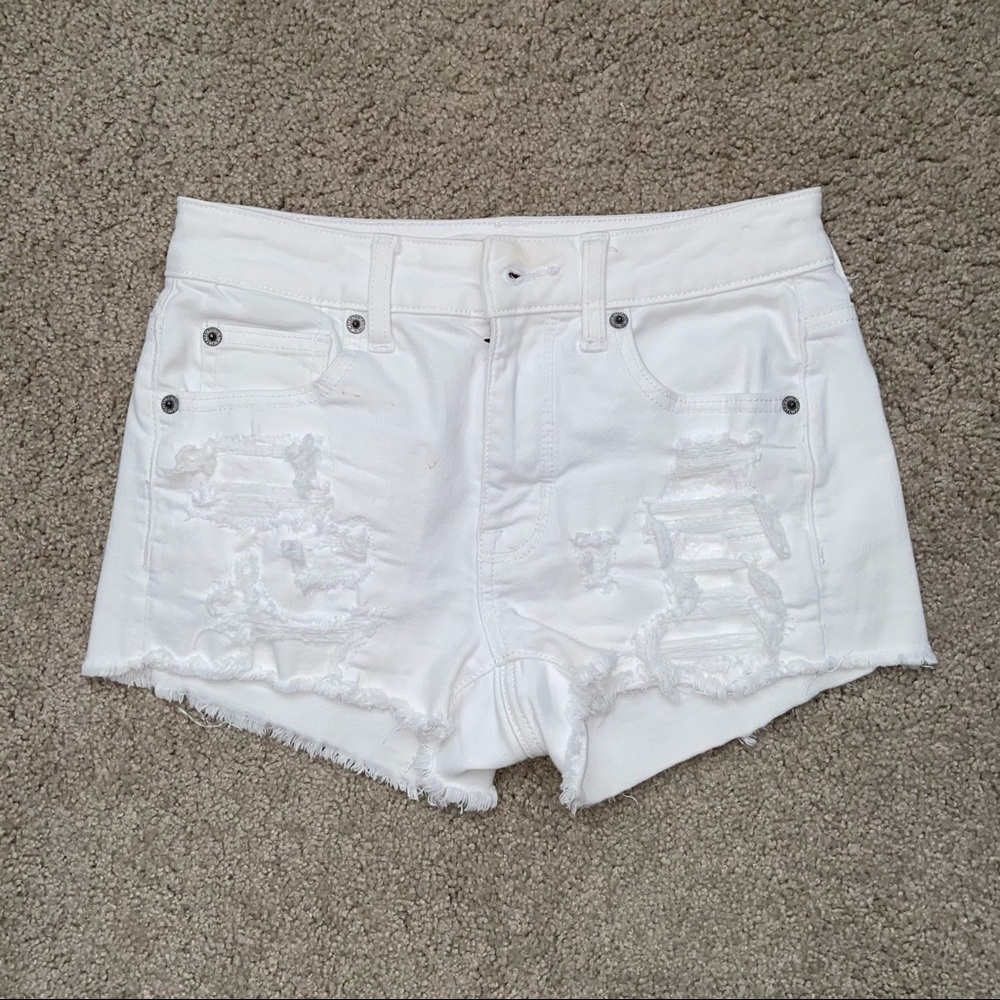 American eagle size 2 white ripped jean shorts